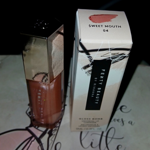 3/$30 NIB Fenty Beauty Gloss Bomb Universal Lip Luminizer - Sweet Mouth - Picture 2 of 6